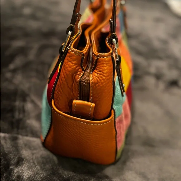 FINALPRIZEš„Fossil Colorful Patchwork Leather Shoulder Bag has chain with pearls - Picture 9 of 15